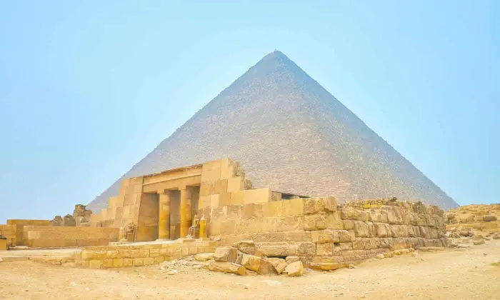 THE TOMB OF QUEEN MERESANKH III ON THE GIZA PLATEAU - 1
